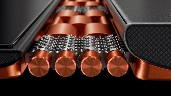 Close-up-of-watchband-hinge-on-YOGA-900-1280x721