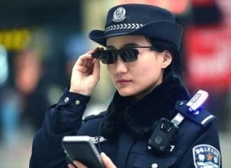 Кинеската полиција доби паметни очила со функција за препознавање на лица полиција