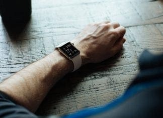 Apple прераснува во закана за целата швајцарска индустрија за часовници