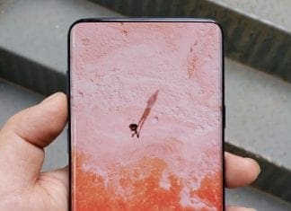 Неофицијална слика од Galaxy S10 прикажува уред без никаква рамка околу екранот