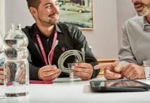 Оптика VS бакар или како тенките оптички влакна пренесуваат податоци со брзина на светлината