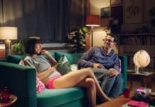 Љубов во време на смартфони: Како влијае технологијата на вашата врска?