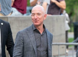Џеф Безос веќе не е главен извршен директор на Amazon