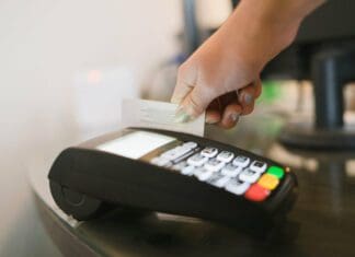 Mastercard ќе престане да става магнетни ленти на своите картички почнувајќи од 2024