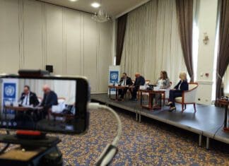 Борба против корупцијата преку поттикнување отчетност, интегритет и транспарентност