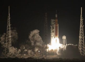 NASA успешно ја лансира ракетата од Artemis I мисијата која треба да ја врати агенцијата на Месечината