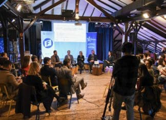 Потребни се активни млади, но и политичари што ќе ги вклучат во носењето на одлуки