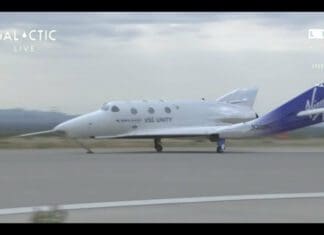 Virgin Galactic го заврши својот прв комерцијален лет