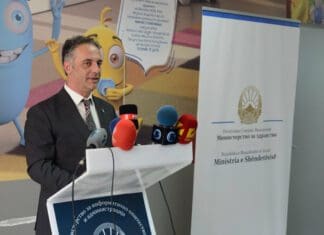 Министерот Азир Алиу: Родителите имаат можност да поднесат електронско барање за упис на нивното новороденче