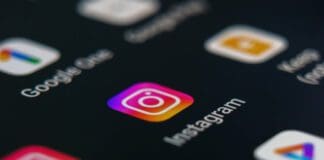 Instagram доби поддршка за промена на иконата во боите од позадината
