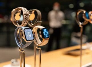 Нов тип на матична плоча кај Apple Watch X треба да овозможи поголем простор во внатрешноста на уредот