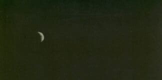 Сликата од првиот поглед на Земјата и Месечината од длабоката вселена