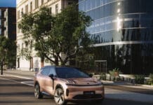 Lynk & Co е првата компанија во Европа што воведува приклучен хибрид со досег од 200 километри и брзо полнење со еднонасочна струја: Го претставуваме иновативниот Lynk & Co 08
