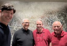 Бил Гејтс и Лајнус Торвалдс за првпат се сретнаа на вечера организирана од страна на Марк Русинович