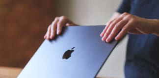 Првиот MacBook со OLED ќе биде и првиот кој ќе дојде со екран на допир