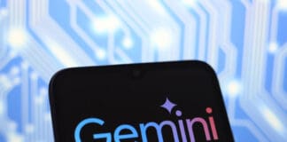 Gemini влегува во игра како основа за напредната верзија од Siri