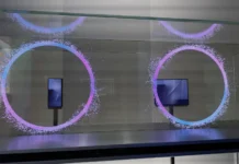 Samsung го прикажа, но не го претстави нивниот уред кој се преклопува на три дела