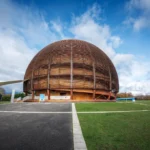 CERN ги префрла своите компјутери и системи на Debian 13
