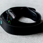 Apple наводно развива уред за следење на здравјето и физичката активност без екран конкуренција на Whoop и сличните