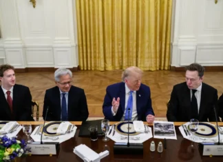 Трамп му го додели на Елон Маск Националниот медал за наука, највисокото научно признание во САД